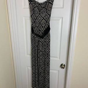 Woman Strapless Palazzo Jumpsuit With Belt. Size:M